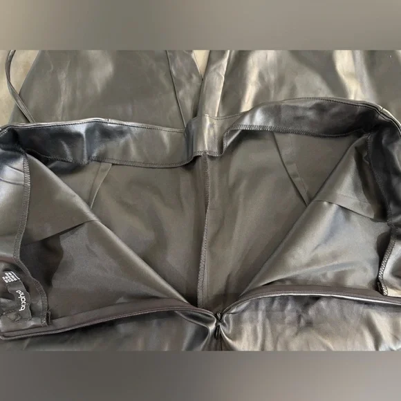 Boohoo Faux Leather Wide Leg Pants Size 14 NWT Tie Waist Back Zipper High Waist - Picture 5 of 10